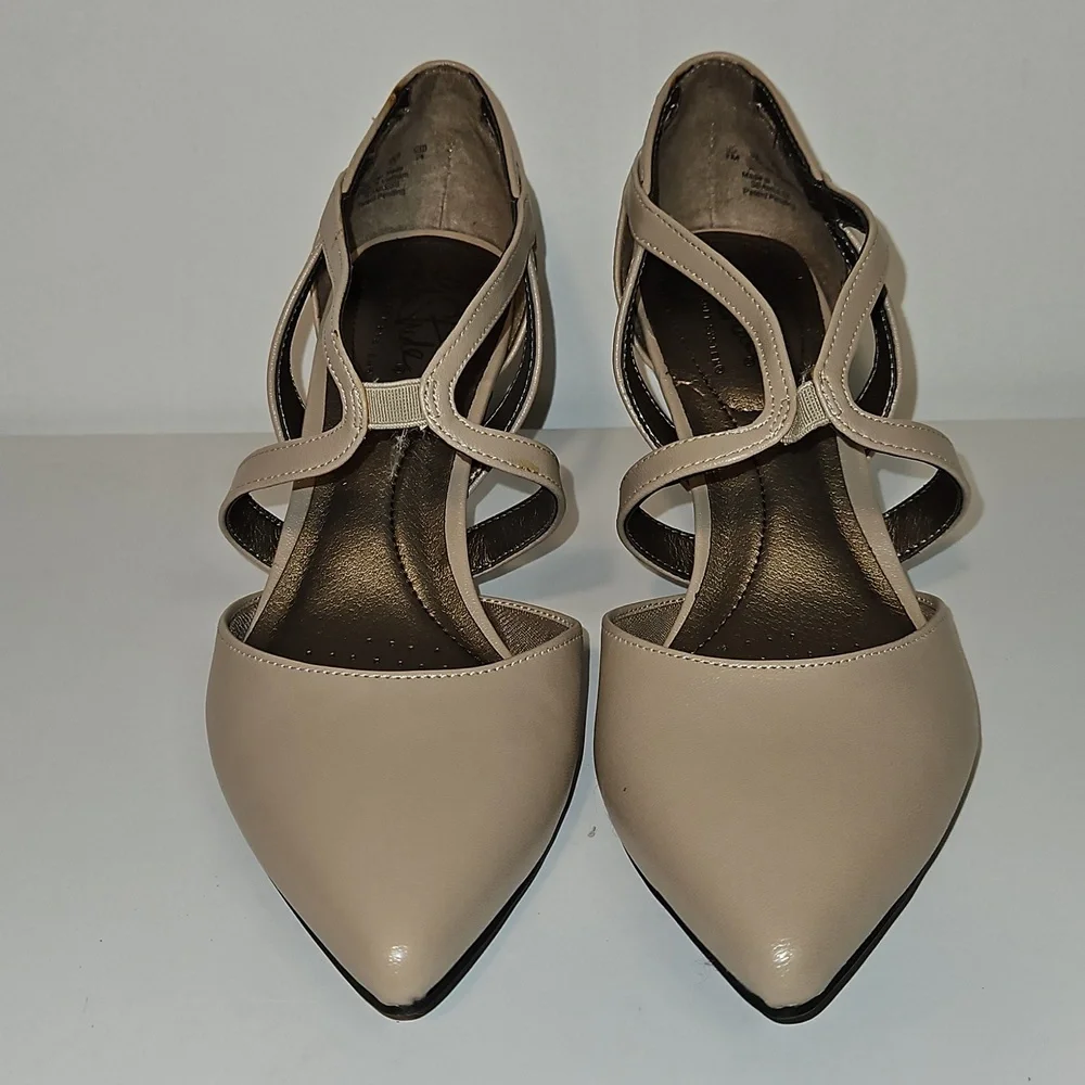 Life Stride Beige Strappy Heels Size 7
